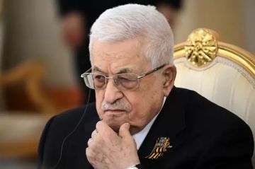 تقرير محللون: مرسوم عباس يعزز التفرد بالقرار ويضعف الموقف الفلسطيني دوليا تقرير محللون: مرسوم عباس يعزز التفرد بالقرار ويضعف الموقف الفلسطيني دوليا