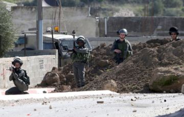 جنين: الاحتلال يواصل إغلاق مداخل قرية العرقة بالسواتر الترابية