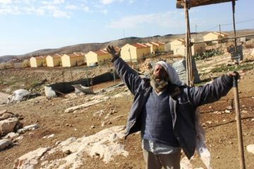 إخطارات هدم جماعية في خربة أم الخير بمسافر يطا