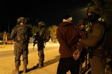 بينهم أسرى محررون.. الاحتلال يعتقل مواطنين في الضفة والقدس بينهم أسرى محررون.. الاحتلال يعتقل مواطنين في الضفة والقدس