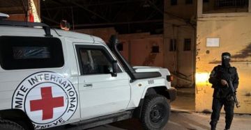  القسام تسلم جثامين أسرى إسرائيليين في غزة