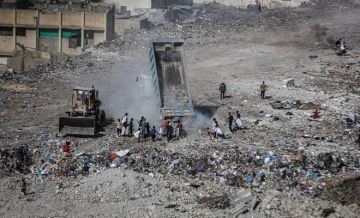 غزة: ربع مليون طن من النفايات المتراكمة تهدد حياة السكان غزة: ربع مليون طن من النفايات المتراكمة تهدد حياة السكان