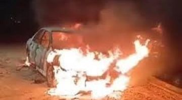 مستعمرون يضرمون النيران في عدد من مركبات المواطنين في دير دبوان شرق رام الله مستعمرون يضرمون النيران في عدد من مركبات المواطنين في دير دبوان شرق رام الله