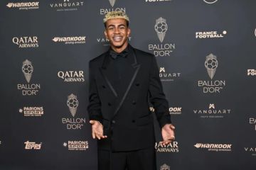 لامين يامال يسافر إلى إيطاليا عقب خسارة الكلاسيكو بصحبة فتاة غامضة