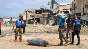 الأمم المتحدة تحذرمن مخاطر الذخائر غير المنفجرة في غزة بعد وقف إطلاق النار الأمم المتحدة تحذرمن مخاطر الذخائر غير المنفجرة في غزة بعد وقف إطلاق النار