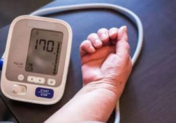 بدون كافيين.. مشروبات صباحية للتحكم في ارتفاع ضغط الدم بدون كافيين.. مشروبات صباحية للتحكم في ارتفاع ضغط الدم