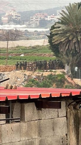 قوات الاحتلال تنسحب من مخيم الفارعة وتعتقل شابا قوات الاحتلال تنسحب من مخيم الفارعة وتعتقل شابا