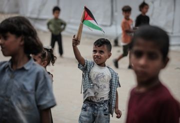 فاينانشال تايمز: حماس تعيد بسط سيطرتها على قطاع غزة وتلاحق المشتبه بتعاونهم مع إسرائيل