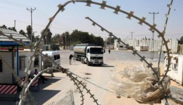 مطالبات أممية وفلسطينية بفتح جميع معابر غزة وتسريع إدخال المساعدات مطالبات أممية وفلسطينية بفتح جميع معابر غزة وتسريع إدخال المساعدات