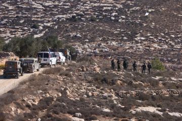 تقرير حكومي فلسطيني: الجيش الإسرائيلي ومستوطنوه نفذوا 158 اعتداء ضد قاطفي الزيتون بالضفة في أكتوبر تقرير حكومي فلسطيني: الجيش الإسرائيلي ومستوطنوه نفذوا 158 اعتداء ضد قاطفي الزيتون بالضفة في أكتوبر
