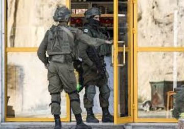 الاحتلال يسلم 30 إخطار هدم ووقف بناء في العيسوية والزعيم شرق القدس