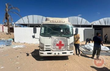 الصليب الأحمر يسلم الدفعة الرابعة من جثامين الأسرى الفلسطينيين الصليب الأحمر يسلم الدفعة الرابعة من جثامين الأسرى الفلسطينيين