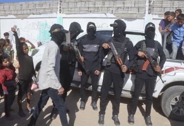 غزة.. قوة رادع تفكك عصابة مسلحة استغلت الحرب وحالة الفوضى غزة.. قوة رادع تفكك عصابة مسلحة استغلت الحرب وحالة الفوضى