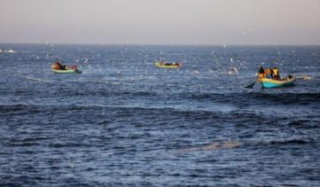 الاحتلال يعتقل 3 صيادين ويدمر قاربين قبالة بحر غزة الاحتلال يعتقل 3 صيادين ويدمر قاربين قبالة بحر غزة