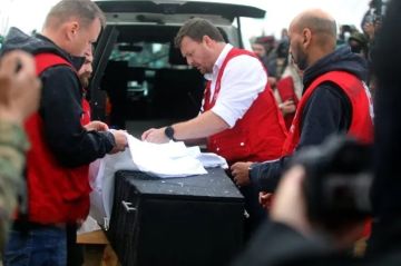 فريق مصري يدخل غزة لتحديد مواقع جثث الأسرى القتلى لأول مرة منذ وقف إطلاق النار فريق مصري يدخل غزة لتحديد مواقع جثث الأسرى القتلى لأول مرة منذ وقف إطلاق النار