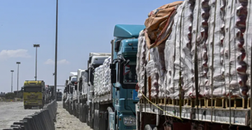 من أصل 6000..كم عدد شاحنات المساعدات التي سمح الاحتلال بدخولها غزة؟! من أصل 6000..كم عدد شاحنات المساعدات التي سمح الاحتلال بدخولها غزة؟!