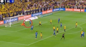 الهلال يهزم الاتحاد في عقر داره في الكلاسيكو السعودي الهلال يهزم الاتحاد في عقر داره في الكلاسيكو السعودي