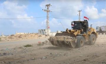 طواقم وآليات مصرية تدخل إلى غزة للمشاركة في هذه المهمة طواقم وآليات مصرية تدخل إلى غزة للمشاركة في هذه المهمة