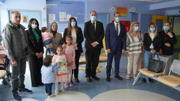 شاهين تعود جرحى من قطاع غزة يتلقون العلاج في مستشفيين باليونان شاهين تعود جرحى من قطاع غزة يتلقون العلاج في مستشفيين باليونان