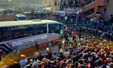 محدث بالفيديو والصور: إسرائيل تفرج عن الدفعة الثانية من الأسرى المحررين ضمن الصفقة