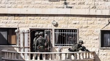 الاحتلال يحول 3 منازل لثكنات عسكرية بالخليل