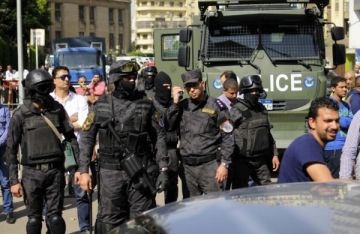 بعد ساعات من توليه المنصب الجديد.. القبض على مسؤول مصري برتبة لواء