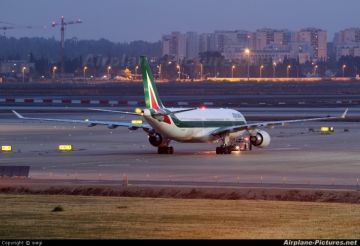 قرار مفاجئ من الخطوط الإيطالية: لا رحلات إلى تل أبيب حتى إشعار آخر