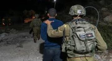 الاحتلال يعتقل ثلاثة مواطنين من نابلس الاحتلال يعتقل ثلاثة مواطنين من نابلس