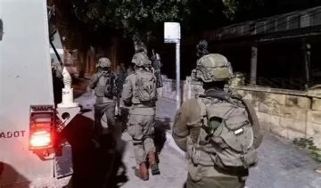 حملة اعتقالات واقتحامات بالضفة الغربية: مواجهات في مخيم قلنديا 