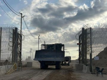 بالصور: جيش الاحتلال يسحب معداته ويتمركز في نقاط جديدة بغزة