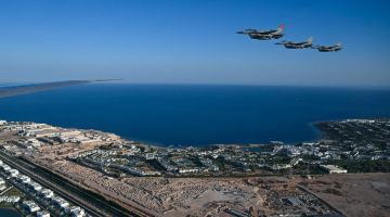 مصر.. تسجيل لنداء طيار مصري لطائرة ترامب فوق شرم الشيخ يثير تفاعلا