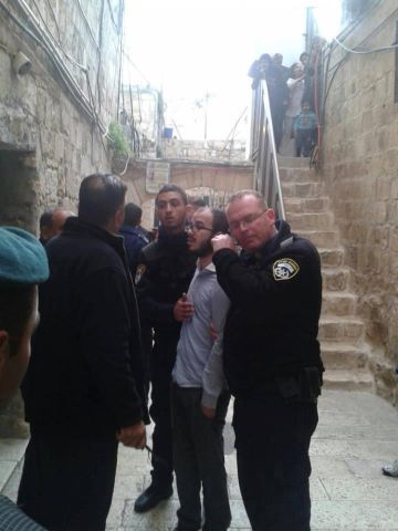 أسطح المنازل طريقة جديدة لاقتحام الأقصى أسطح المنازل طريقة جديدة لاقتحام الأقصى