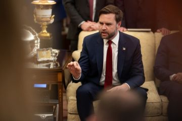 البيت الأبيض: فانس ذاهب لإسرائيل ليظهر التزامنا باتفاق وقف إطلاق النار البيت الأبيض: فانس ذاهب لإسرائيل ليظهر التزامنا باتفاق وقف إطلاق النار