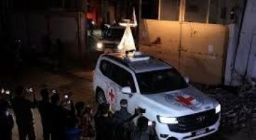 المقاومة تسلم جثة أسير إسرائيلي للصليب الأحمر المقاومة تسلم جثة أسير إسرائيلي للصليب الأحمر