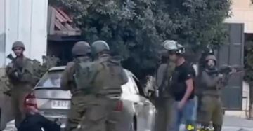 بالفيديو الاحتلال يعتقل شابا من ذوي الاحتياجات بالخليل وشابا في جنين