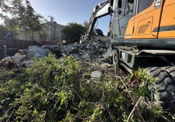 صور.. الاحتلال يجبر مقدسيا على هدم منزله ذاتيا في حي المصرارة صور.. الاحتلال يجبر مقدسيا على هدم منزله ذاتيا في حي المصرارة