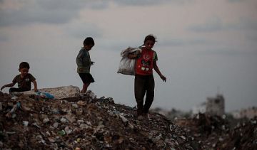 بلدية غزة: ربع مليون طن نفايات تهدد السكان بلدية غزة: ربع مليون طن نفايات تهدد السكان
