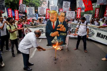 ترامب مخاطبا نتنياهو: العالم كله ضدك