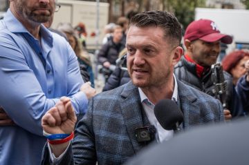 شكك في مصداقيته.. ناشط بريطاني مناهض للإسلام يدعو من إسرائيل لدعم حزب الإصلاح وزعيمه فاراج