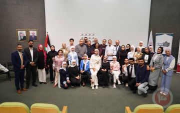 العربية الأمريكية تستضيف دوري مناظرات فلسطين 2025 وفريقها يحقق أعلى نتيجة