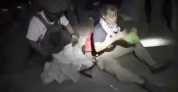 تنديد دولي واسع باعتراض إسرائيل أسطول الصمود بالمياه الدولية تنديد دولي واسع باعتراض إسرائيل أسطول الصمود بالمياه الدولية