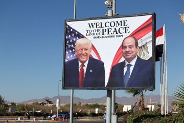 السيسي: أعلن قرار مصر إهداء ترامب قلادة النيل وهي الأرفع شأنا بين الأوسمة المصرية (صورة)