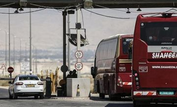 الاقتصاد تحذر من تداعيات استمرار إغلاق معبر الكرامة أمام البضائع