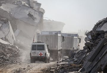 الجيش الإسرائيلي يتسلم رفات أسير عبر الصليب الأحمر داخل قطاع غزة الجيش الإسرائيلي يتسلم رفات أسير عبر الصليب الأحمر داخل قطاع غزة