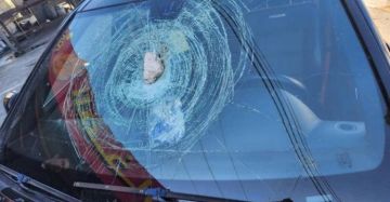 مستوطنون يحطمون مركبات فلسطينية جنوب نابلس