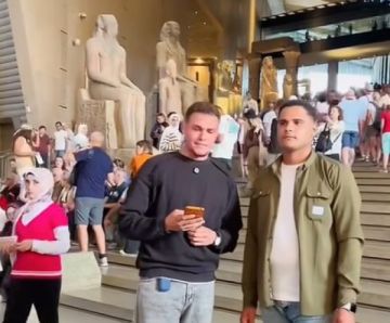 مصر: جدل واسع بعد تلاوة شاب للقرآن الكريم داخل المتحف المصري الكبير..فيديو