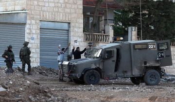 حملة مداهمات اعتقالات واسعة بالضفة وسط هجمات للمستوطنين