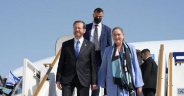 أول زيارة منذ 2008.. رئيس الاحتلال يصل تركيا للقاء أوردغان أول زيارة منذ 2008.. رئيس الاحتلال يصل تركيا للقاء أوردغان