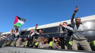 المحررون الفلسطينيون أسرى حدود العروبة والحضن الممنوع