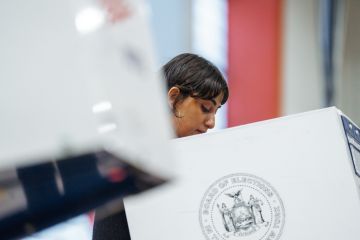 زوجة زهران ممداني تثير غضبا في إسرائيل بثوب يحمل نقوشا فلسطينية.. صور زوجة زهران ممداني تثير غضبا في إسرائيل بثوب يحمل نقوشا فلسطينية.. صور